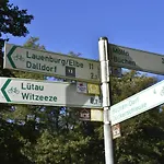Casa de hóspedes Zur Schleuse Garni Am Elbe Luebeck - Kanal In Witzeeze