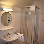 Vendégház Zur Schleuse Garni Am Elbe Luebeck - Kanal In 3*