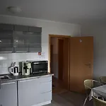 Zur Schleuse Garni Am Elbe Luebeck - Kanal In 3* Witzeeze