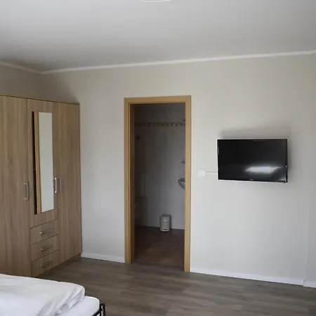 ゲストハウス Zur Schleuse Garni Am Elbe Luebeck - Kanal In Witzeeze