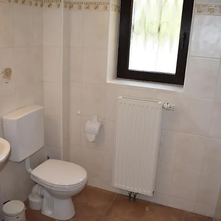 Zur Schleuse Garni Am Elbe Luebeck - Kanal In ゲストハウス