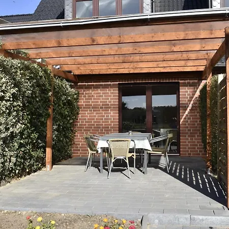 Zur Schleuse Garni Am Elbe Luebeck - Kanal In ゲストハウス