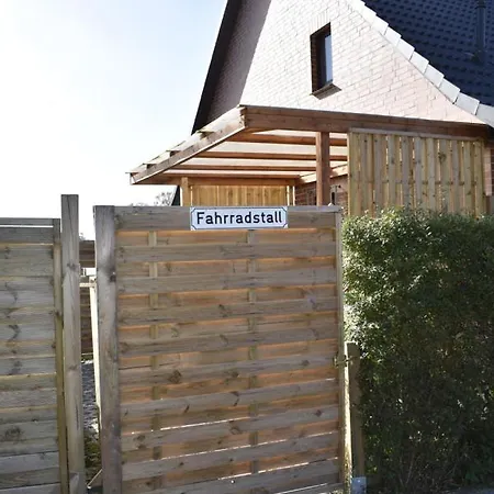 Zur Schleuse Garni Am Elbe Luebeck - Kanal In ゲストハウス