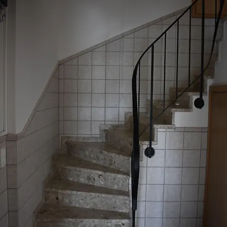 ゲストハウス Zur Schleuse Garni Am Elbe Luebeck - Kanal In 3*