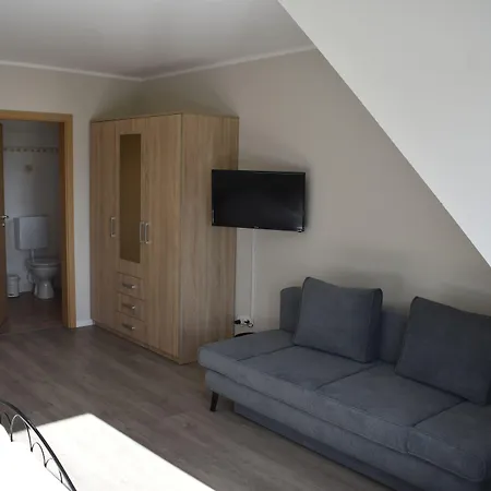 Zur Schleuse Garni Am Elbe Luebeck - Kanal In 3* Witzeeze