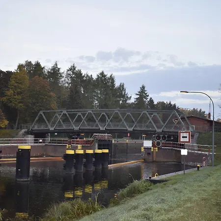 Zur Schleuse Garni Am Elbe Luebeck - Kanal In