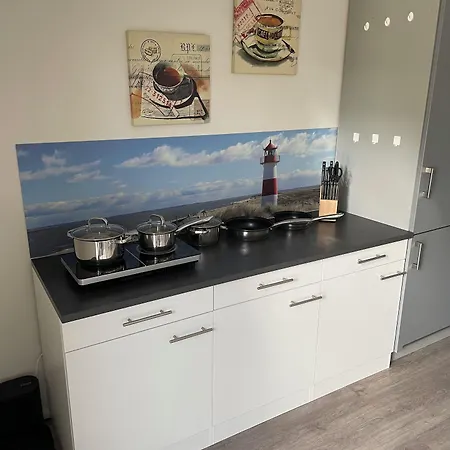 Zur Schleuse Am Elbe Lübeck - Kanal In 3*